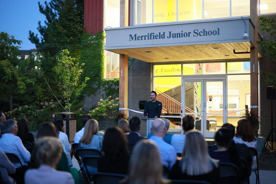 Aberdeen Hall Preparatory School dedicates the 